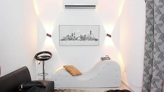 YouBratty2 live sex cam