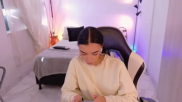 AnabelWolf live sex cam