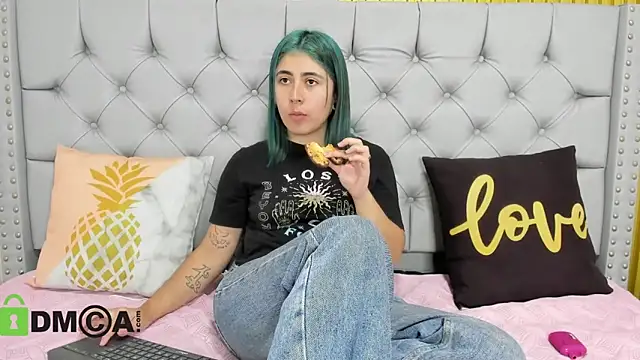 Skarlet_04 live sex cam