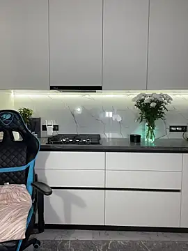 CurlyLara live sex cam