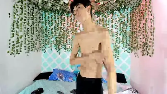 oliverhot2005 live sex cam