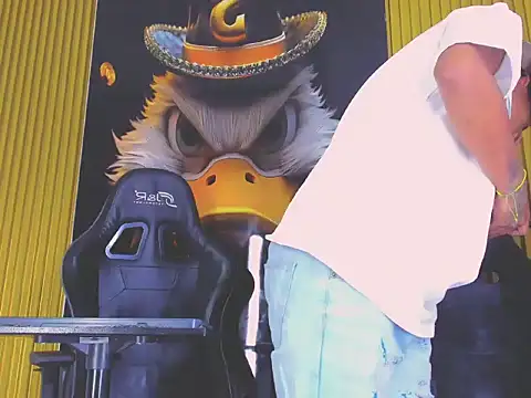 Tommy_bigcock19 live sex cam