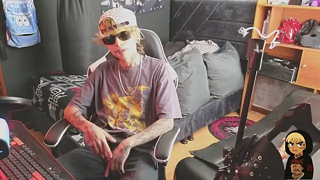 AcidMilo live sex cam