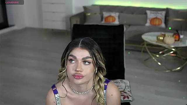 Ellyxxxelly live sex cam