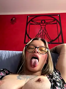 KoraSweett live sex cam