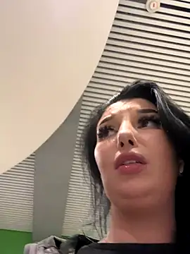 Tisha_Busty live sex cam