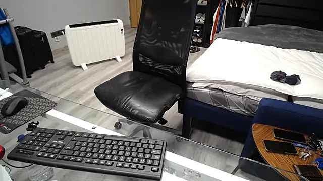 latinoo23bom live sex cam