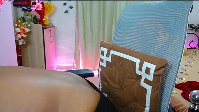 thyAnvi live sex cam