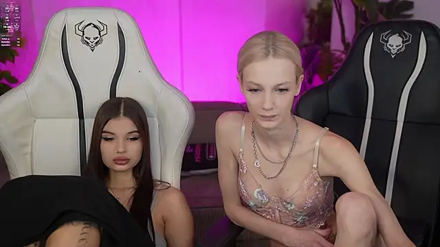 Lucy_And_Elza_Fantasy live sex cam