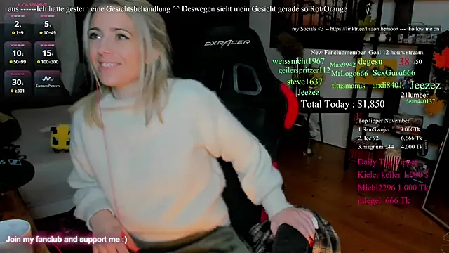 Lisaonthemoon live sex cam