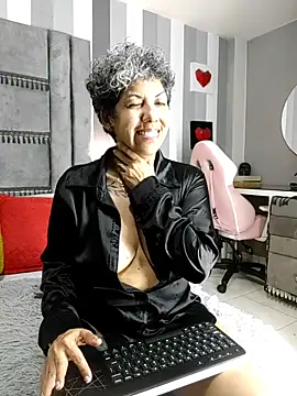 Julianewell live sex cam