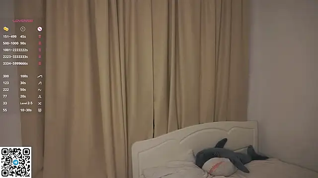 HoneyRay live sex cam