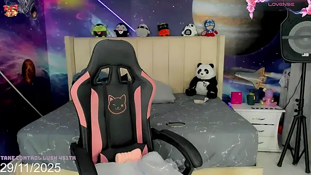 Nella_Dolls live sex cam