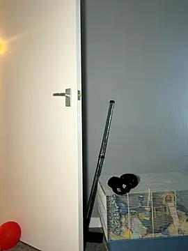 Ellieskyyee1 live sex cam