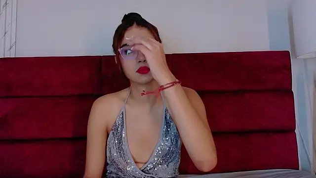 sara_saenz99 live sex cam