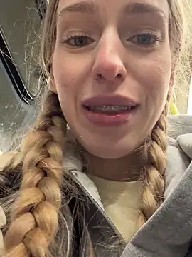 kira_mia live sex cam