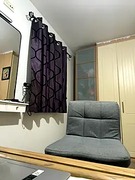 YOURCRAZYDADDY live sex cam