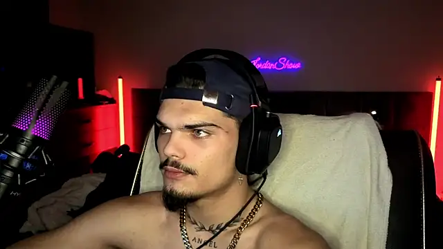 JordanShow live sex cam