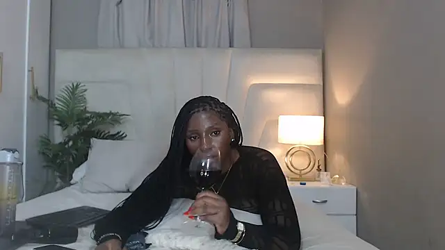 naughtyblackdolie live sex cam