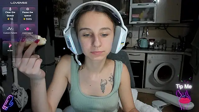 _Nika_Kik live sex cam