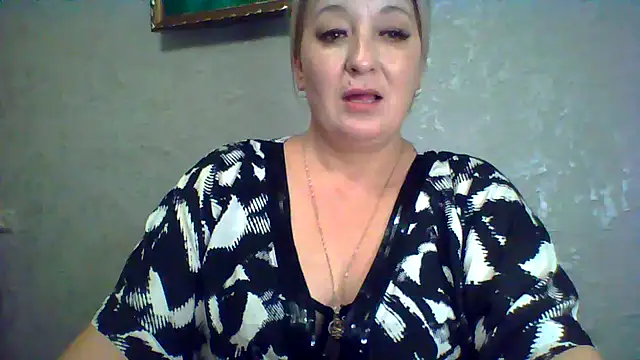 ArielXLoveresss live sex cam