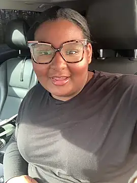 PoppyLuxe live sex cam