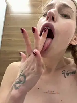 kira_mia live sex cam