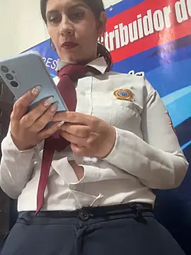 Alysson-- live sex cam