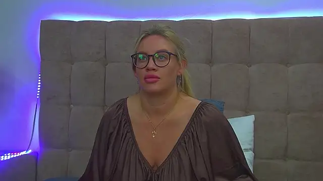 MariaNeumann live sex cam