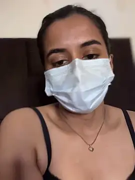 DominantDesiree live sex cam