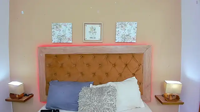 CristalLoren live sex cam