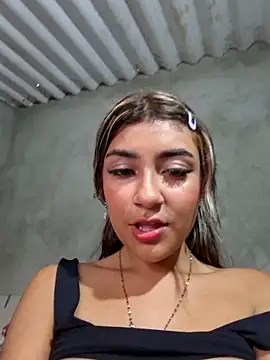 Sweed-virgin-pussy live sex cam