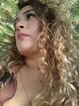 Sara_smiiith211 live sex cam