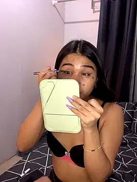 AngelHille live sex cam