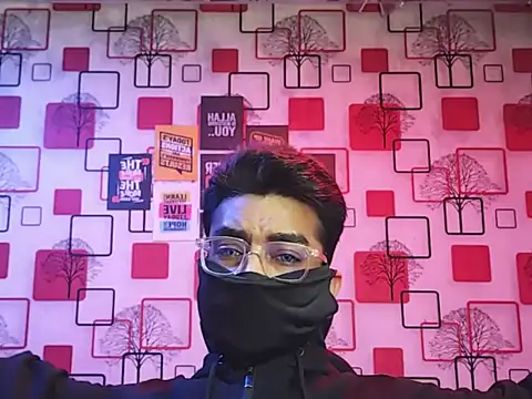 ChiseledCharm live sex cam