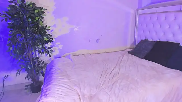 _EMMYROSE live sex cam