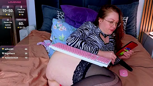 CutieGinger live sex cam