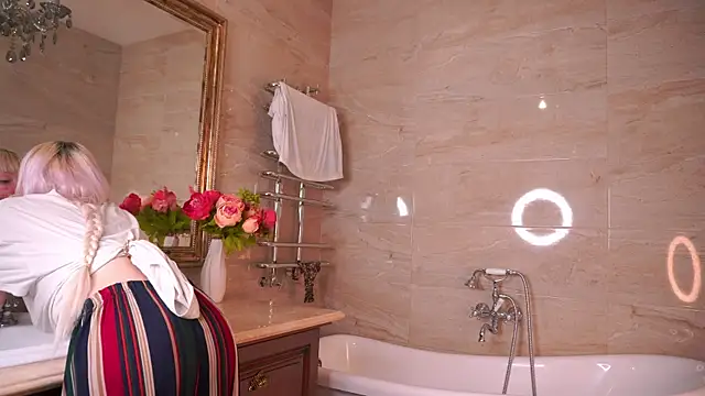 IsauraGarratt live sex cam