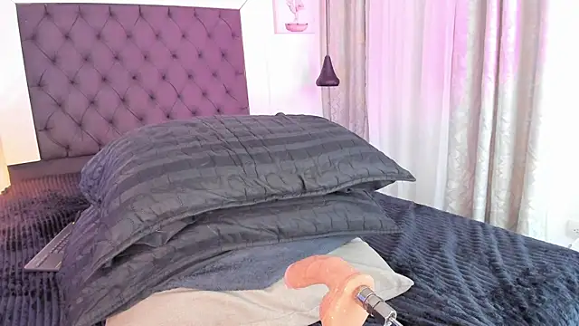 Soyamelia_99 live sex cam