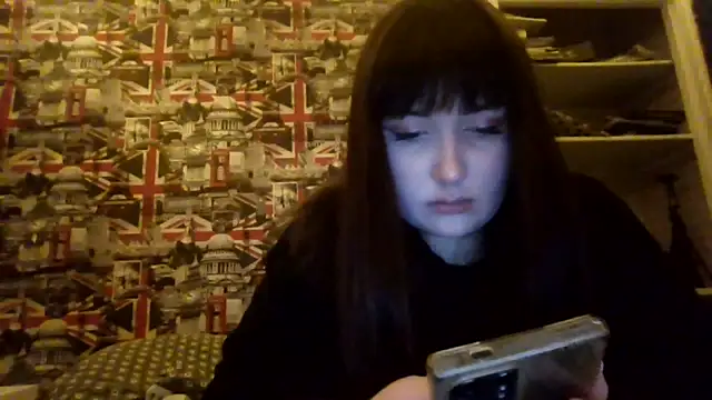 Lynylou live sex cam