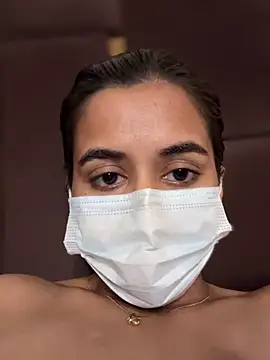 DominantDesiree live sex cam