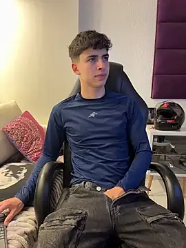 AdrianRinaldi live sex cam