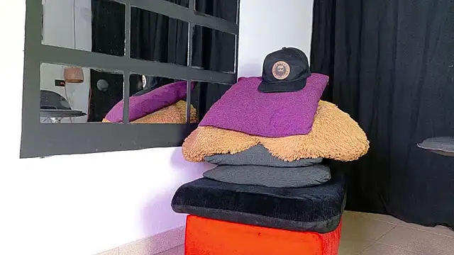 louis_bcasta1 live sex cam