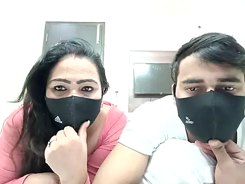 horny_milf_couple live sex cam