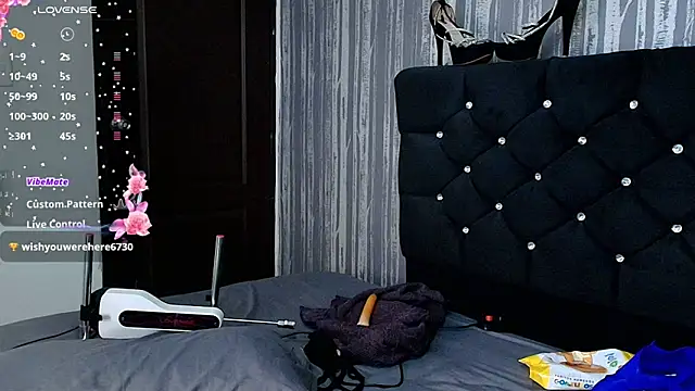 Alicee_Moonn live sex cam