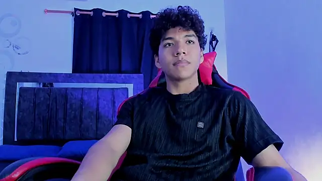 Maximiliano_Khalil live sex cam