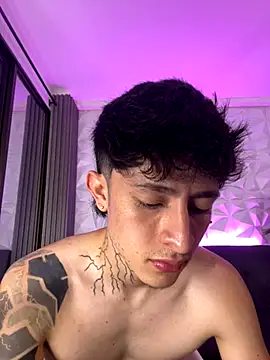 troy_rouge live sex cam