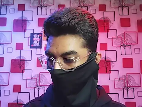 ChiseledCharm live sex cam