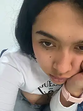 SweetLatiin_ live sex cam