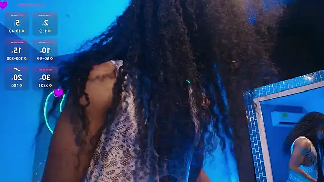 NaomiQueents live sex cam